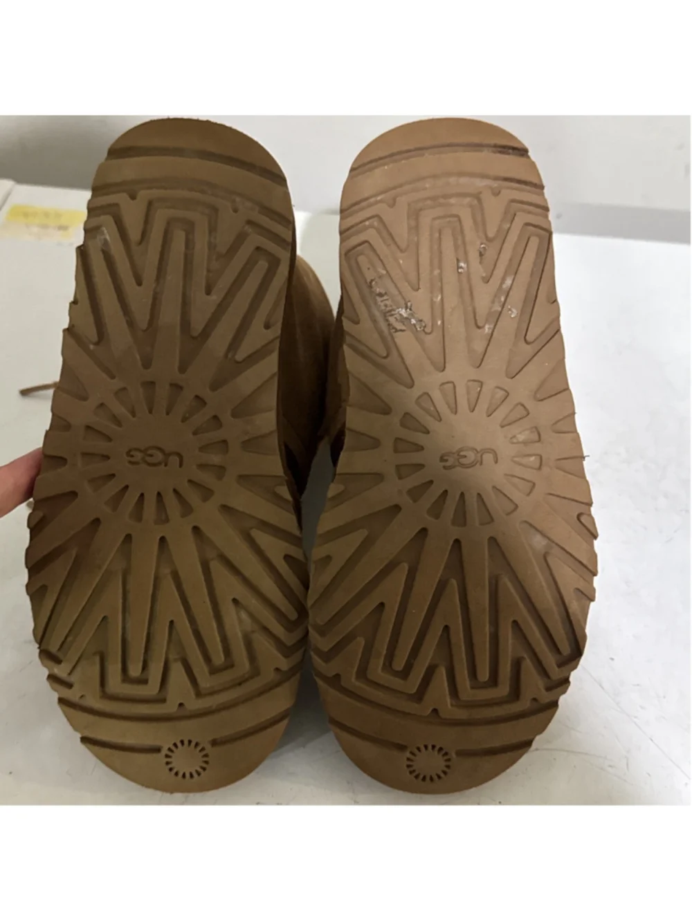 UGG HARKLEY 1017326k CHESTNUT Size 5 Boots Lace Up Kids